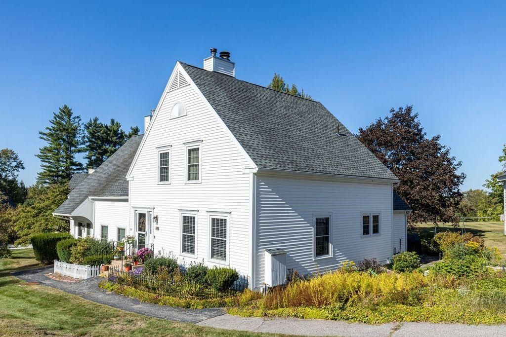 Photo of 21 Apple Tree Drive, Goffstown, NH 03045 (MLS # 5061522)