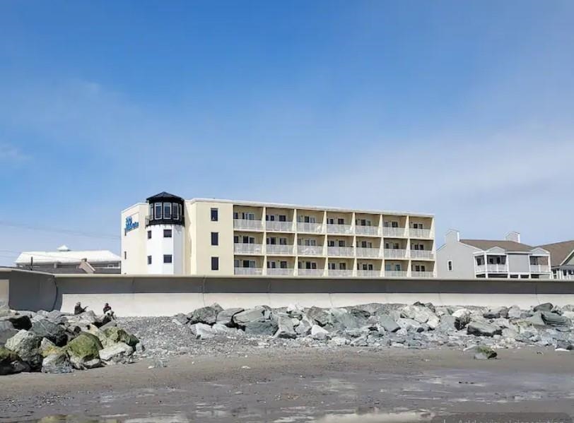 703 Ocean Boulevard 303