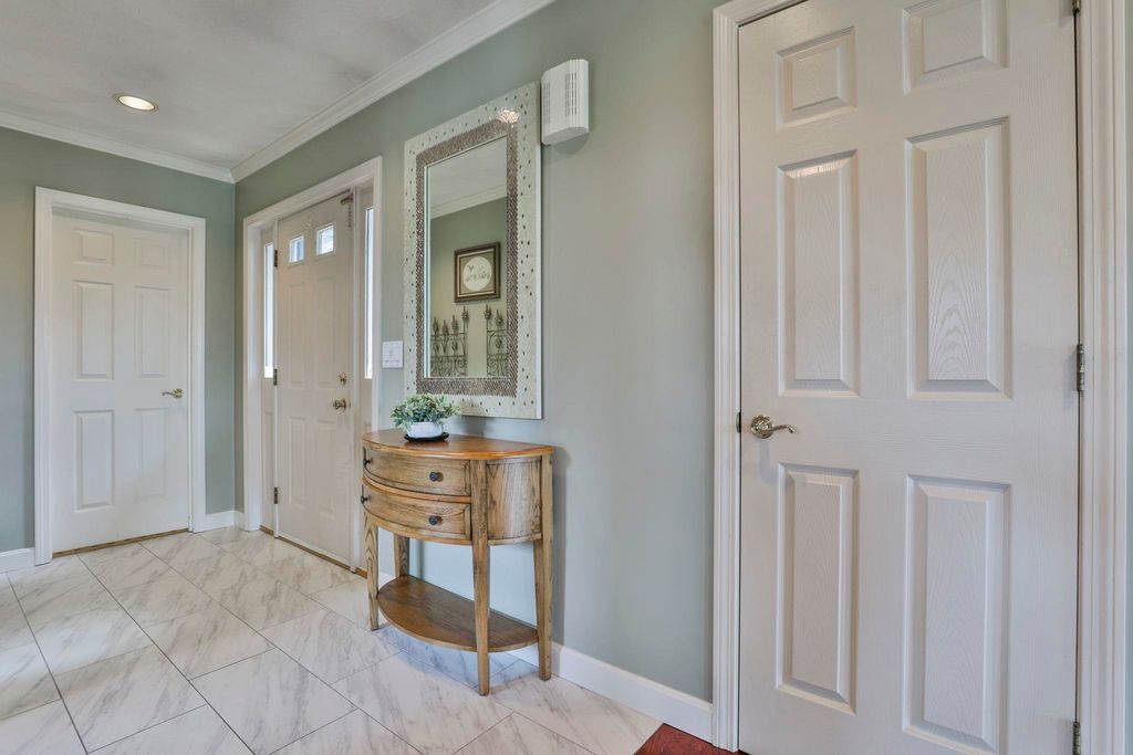 Photo of 95 Hawthorne Village Road, Nashua, NH 03062 (MLS # 5067766)