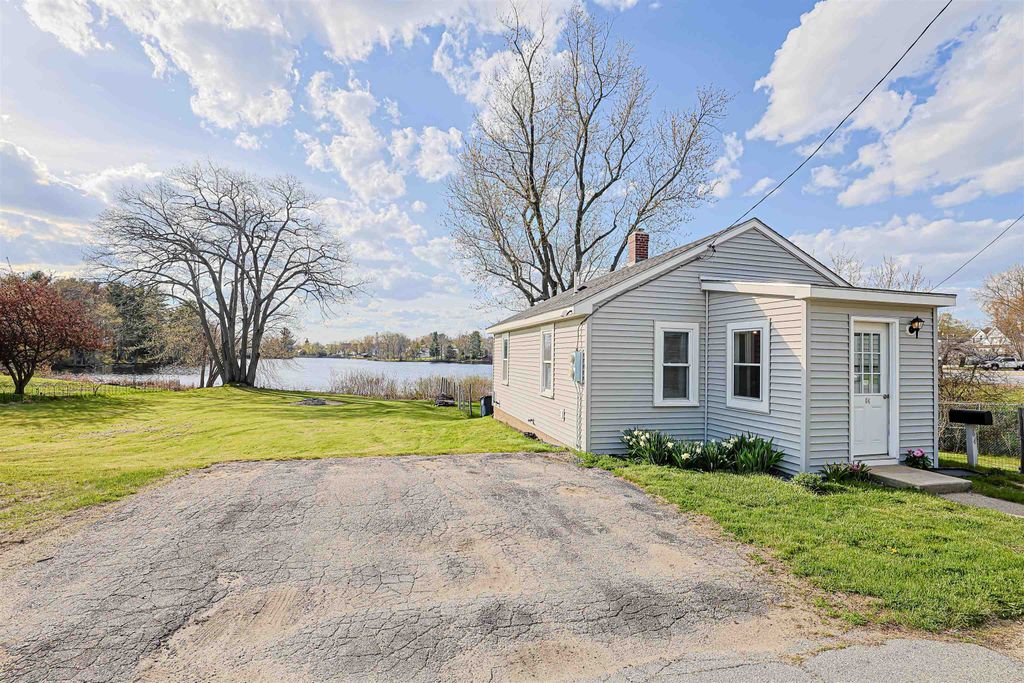 Photo of 64 School Street, Allenstown, NH 03275 (MLS # 5087020)