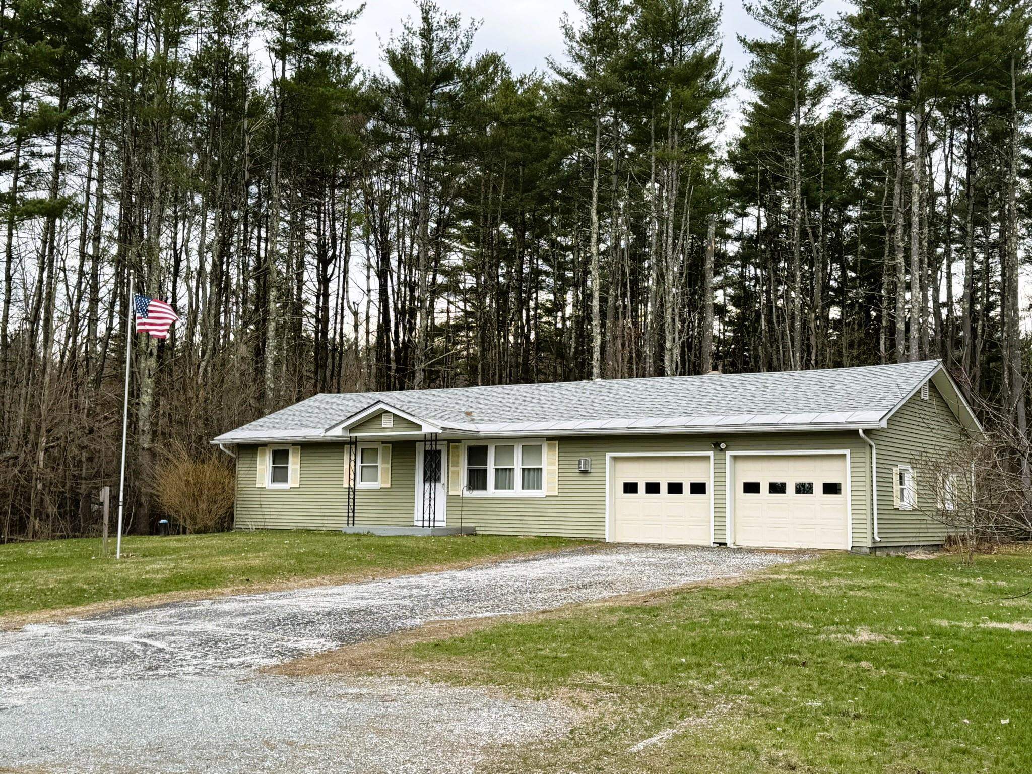 Castleton, Vermont 05735, United States, 2 Bedrooms Bedrooms, ,1 BathroomBathrooms,Residential,Pending,125306