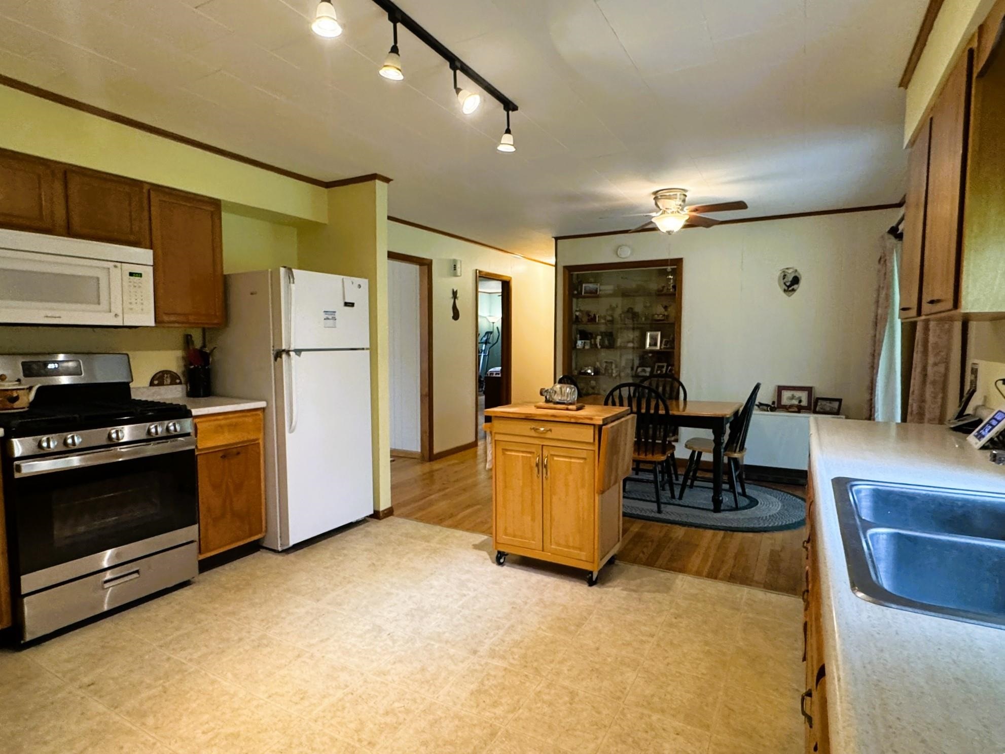 Castleton, Vermont 05735, United States, 2 Bedrooms Bedrooms, ,1 BathroomBathrooms,Residential,Pending,125306