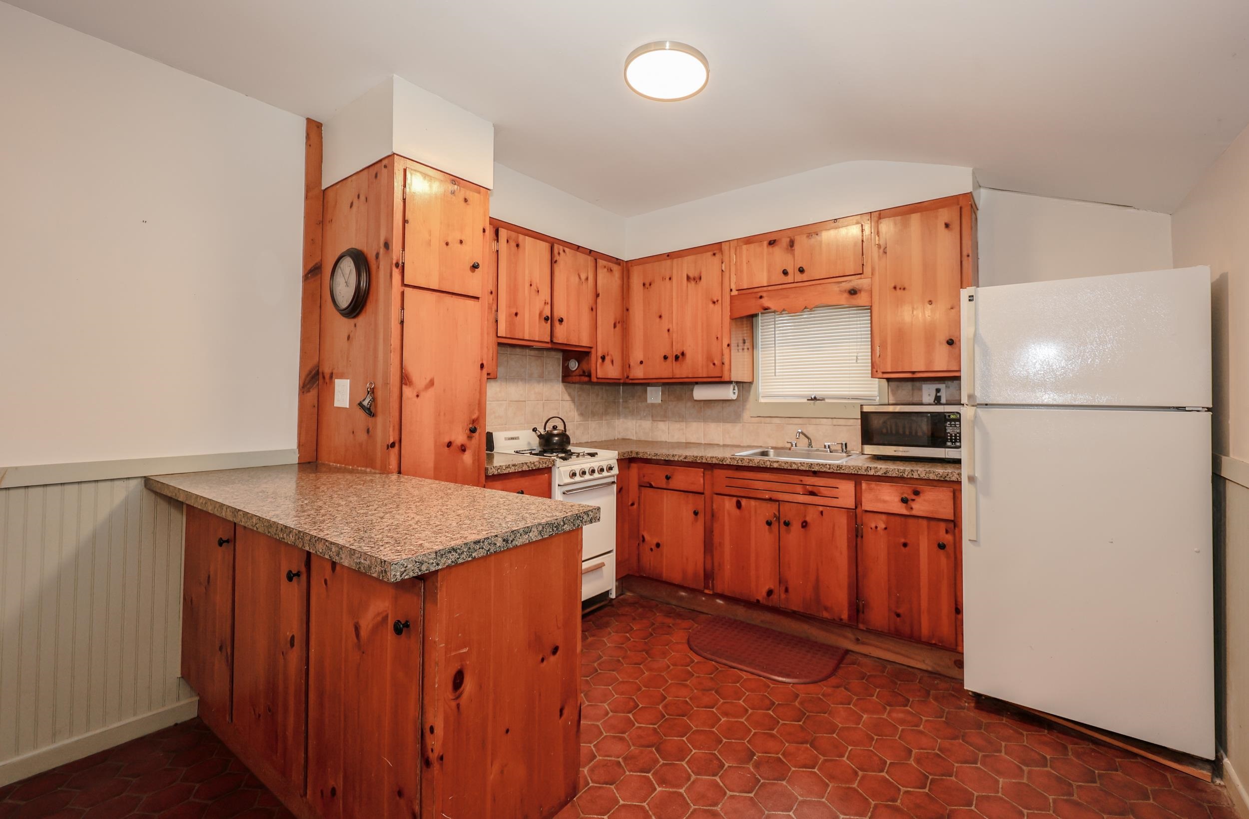 44 W Huntress Pond Road