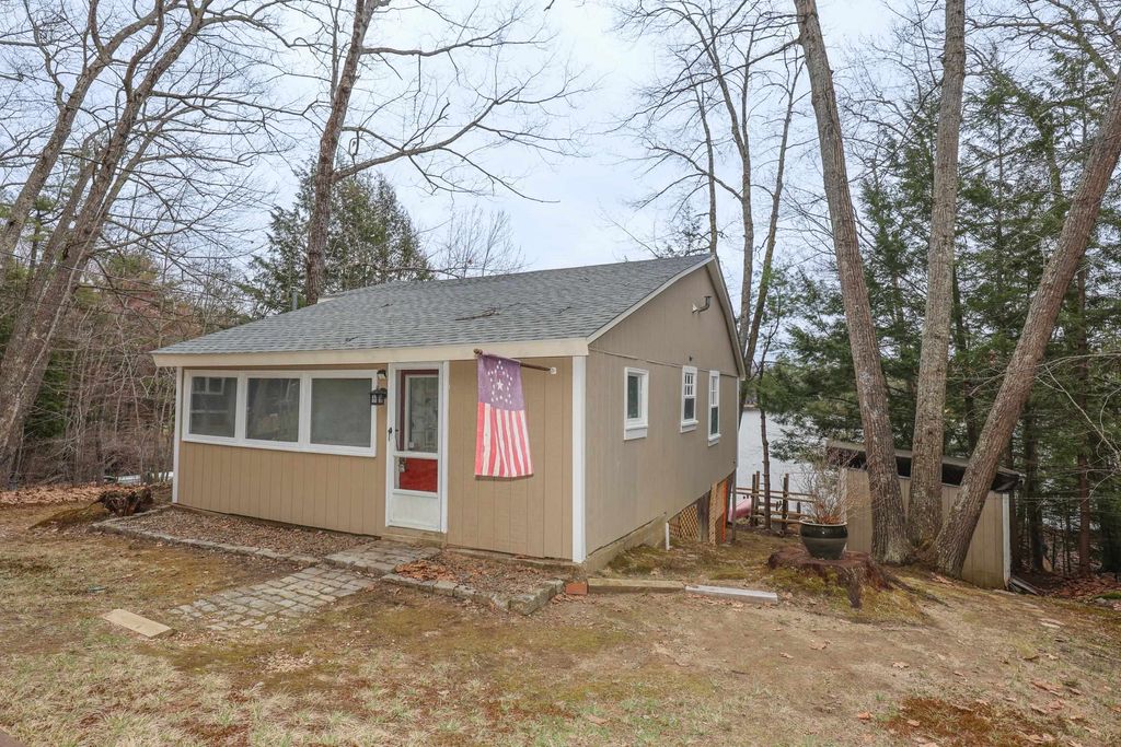 Photo of 44 W Huntress Pond Road, Barnstead, NH 03225 (MLS # 5085070)