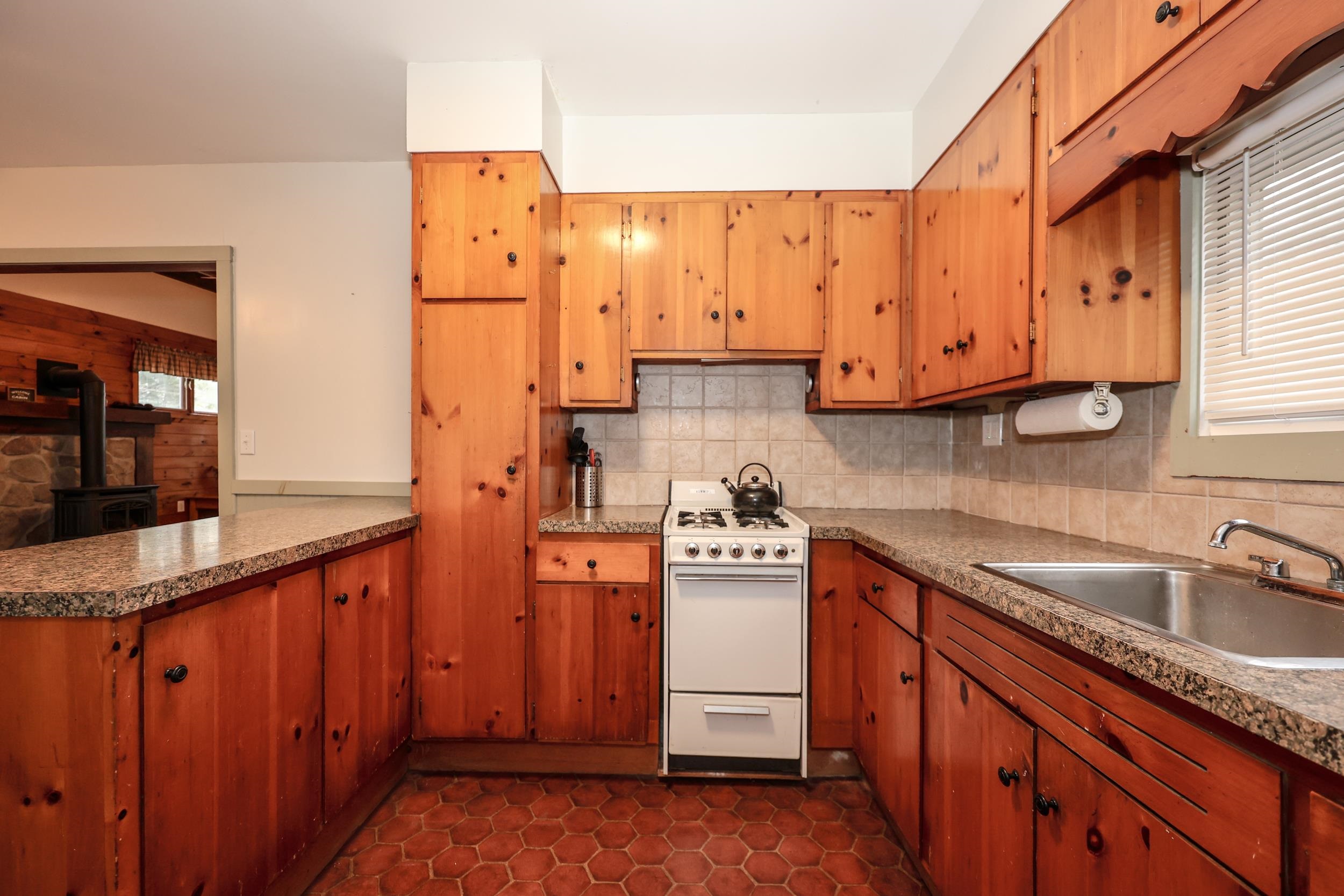 44 W Huntress Pond Road