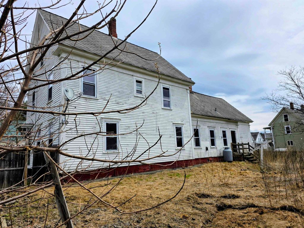 Photo of 10 Pine Street, Haverhill, NH 03785 (MLS # 5085210)