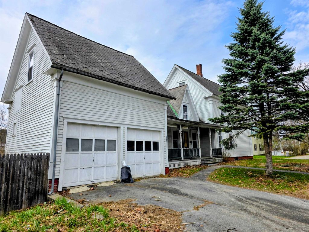 Photo of 10 Pine Street, Haverhill, NH 03785 (MLS # 5085210)