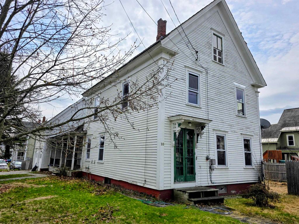 Photo of 10 Pine Street, Haverhill, NH 03785 (MLS # 5085210)