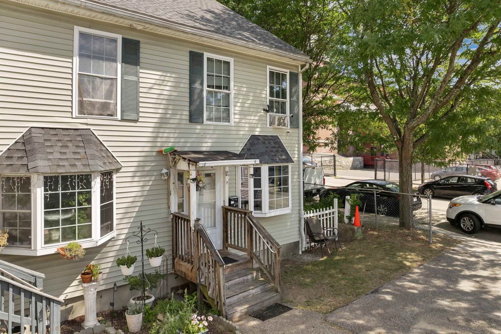 Photo of 180 Spruce Street #Unit E, Manchester, NH 03103 (MLS # 5059673)