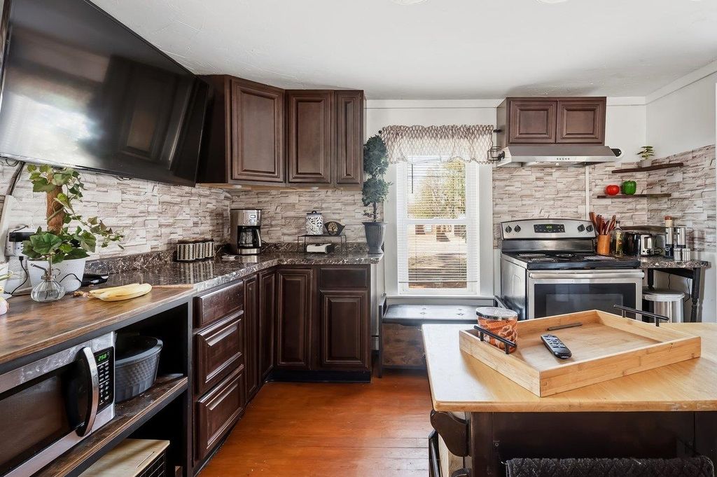 Photo of 69 Chestnut Hill Road, Rochester, NH 03867 (MLS # 5083694)