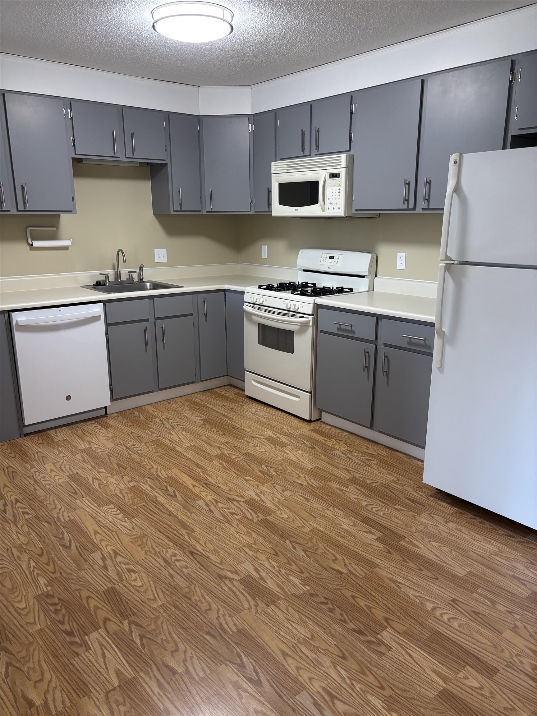 5 New Haven Drive H-305