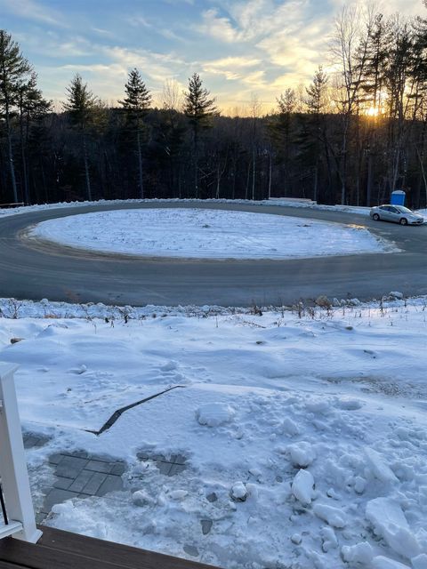 25 Newbury Road Pelham NH 03076