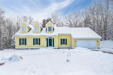 Photo of 49 Oak Ridge Road, Weare, NH 03281 (MLS # 5075141)