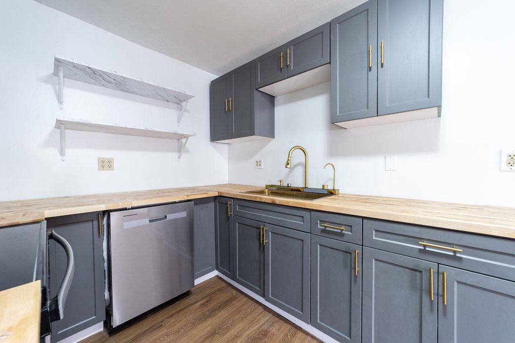 Photo of 14 Winter Street, Plymouth, NH 03264 (MLS # 5084640)