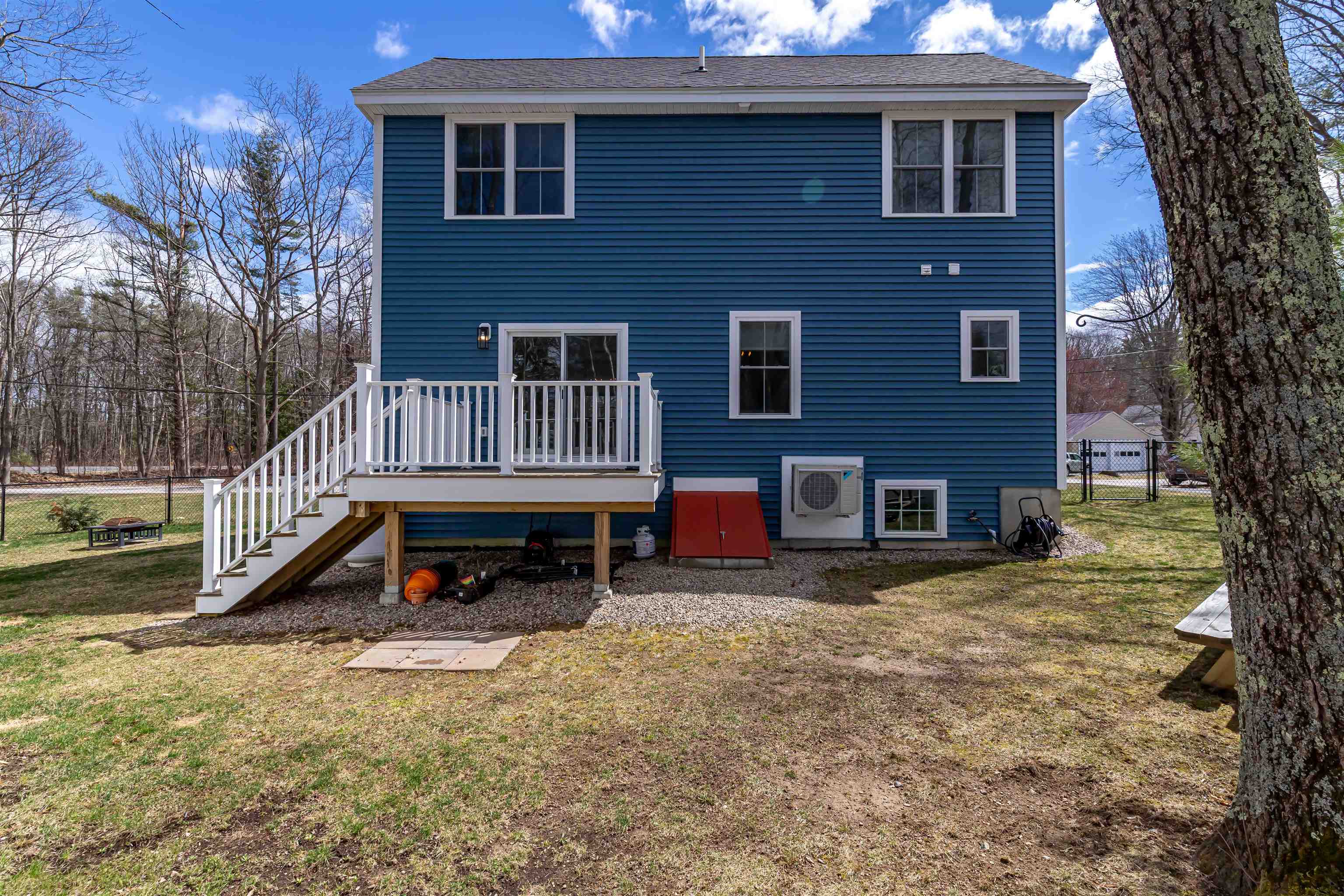 3 Howe Road