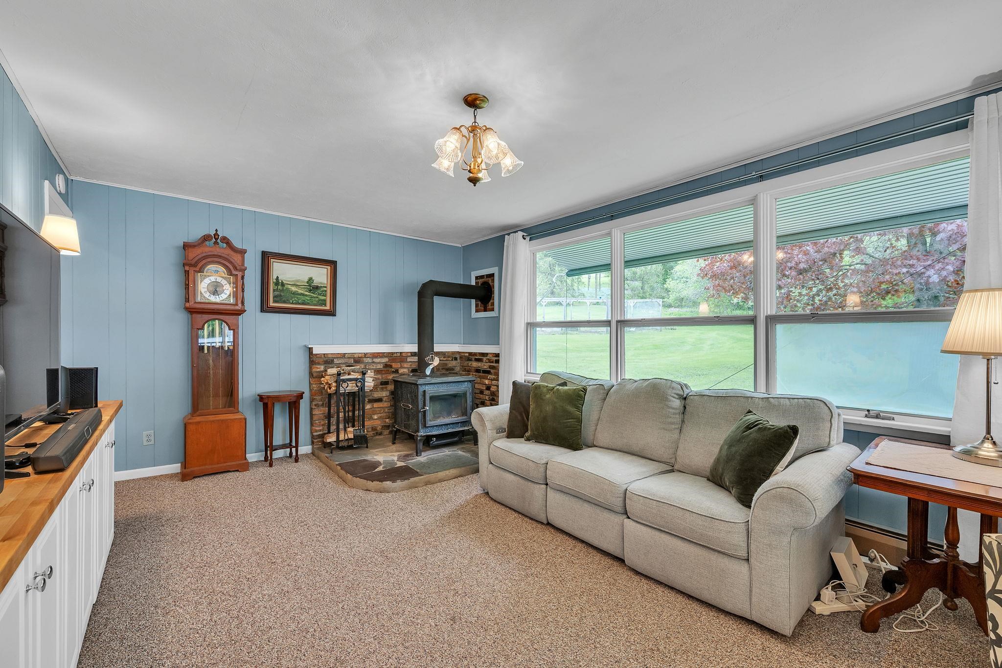 Barre Town, Vermont 05641, United States, 3 Bedrooms Bedrooms, ,2 BathroomsBathrooms,Residential,Pending,137136