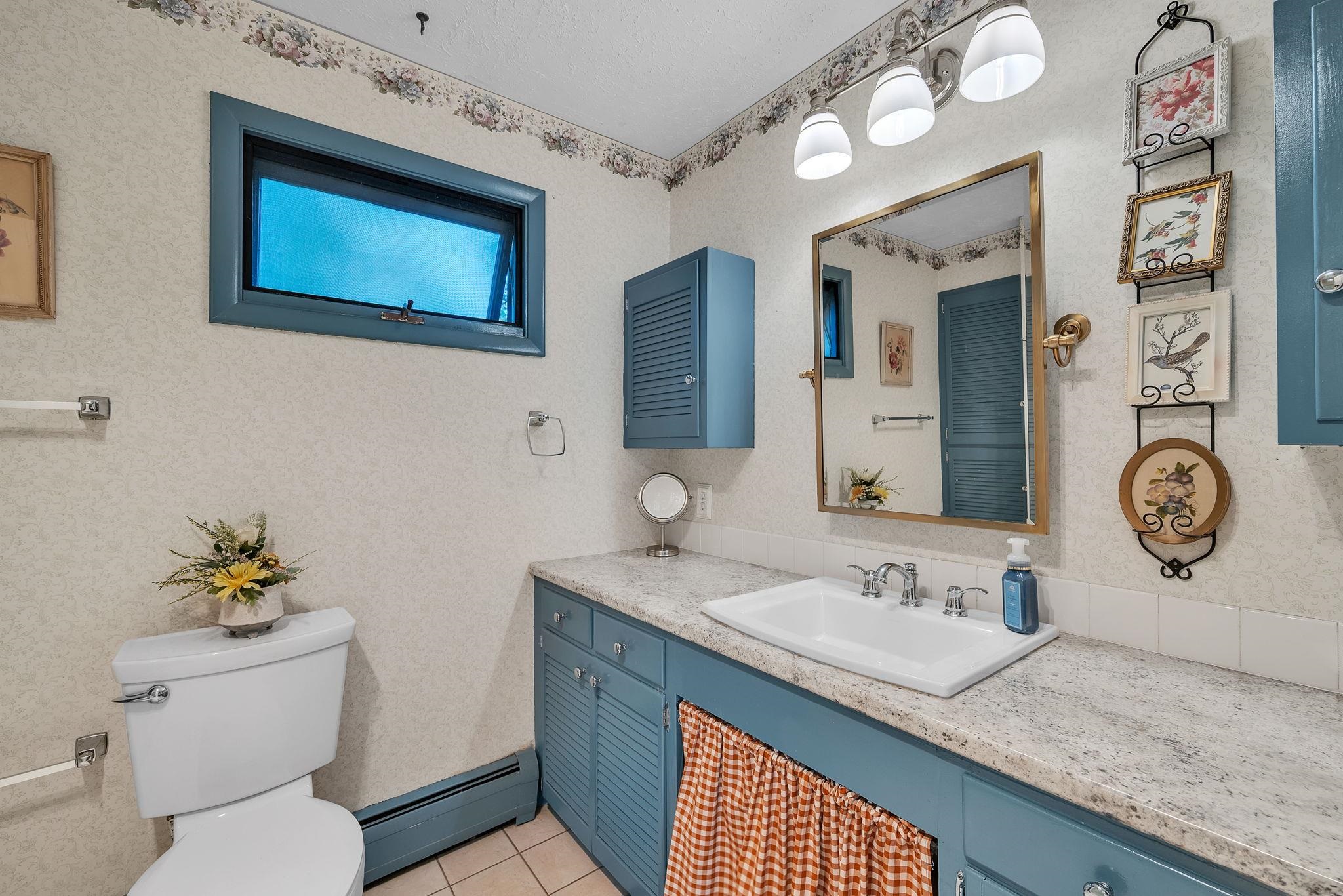 Barre Town, Vermont 05641, United States, 3 Bedrooms Bedrooms, ,2 BathroomsBathrooms,Residential,Pending,137136