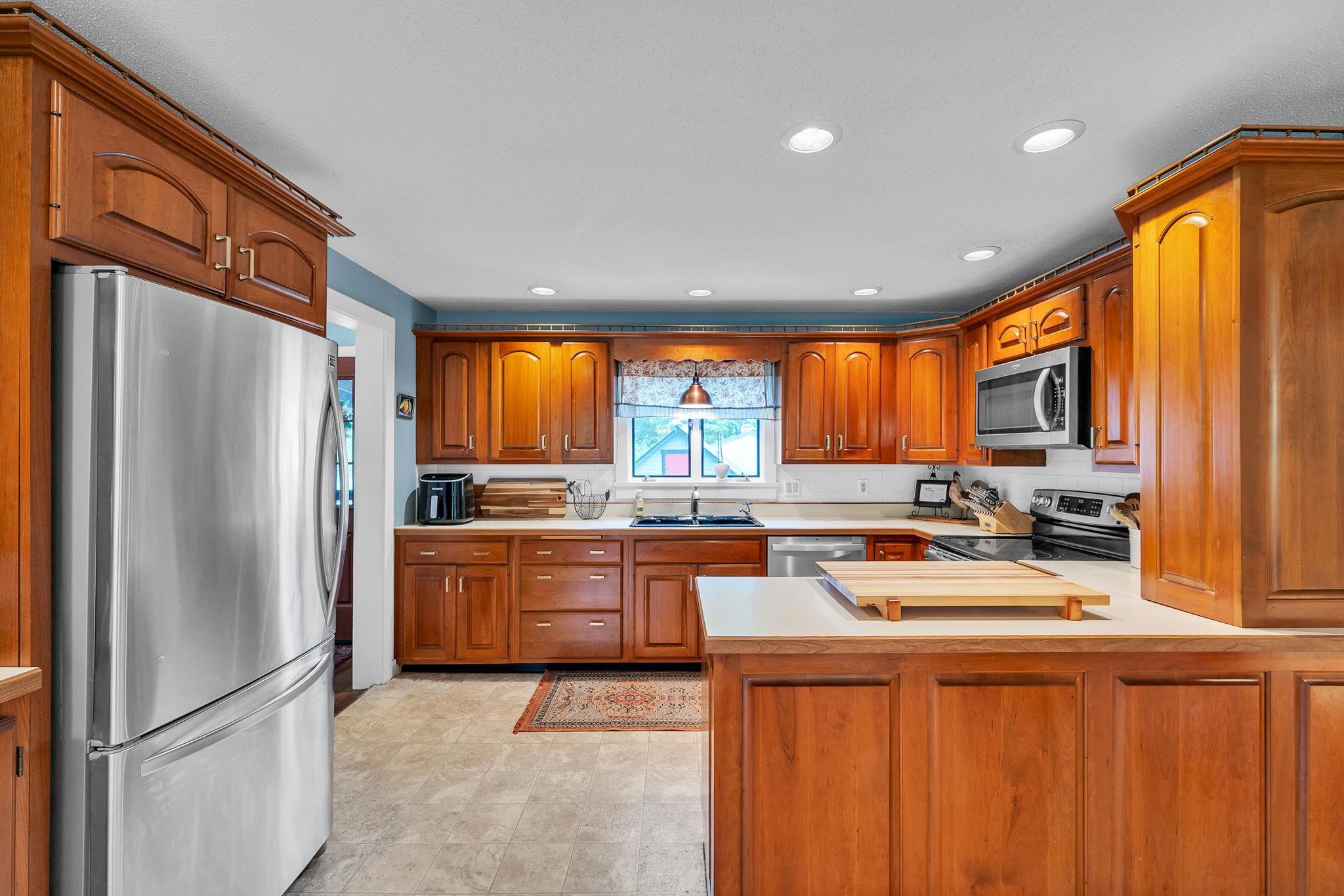 Barre Town, Vermont 05641, United States, 3 Bedrooms Bedrooms, ,2 BathroomsBathrooms,Residential,Pending,137136