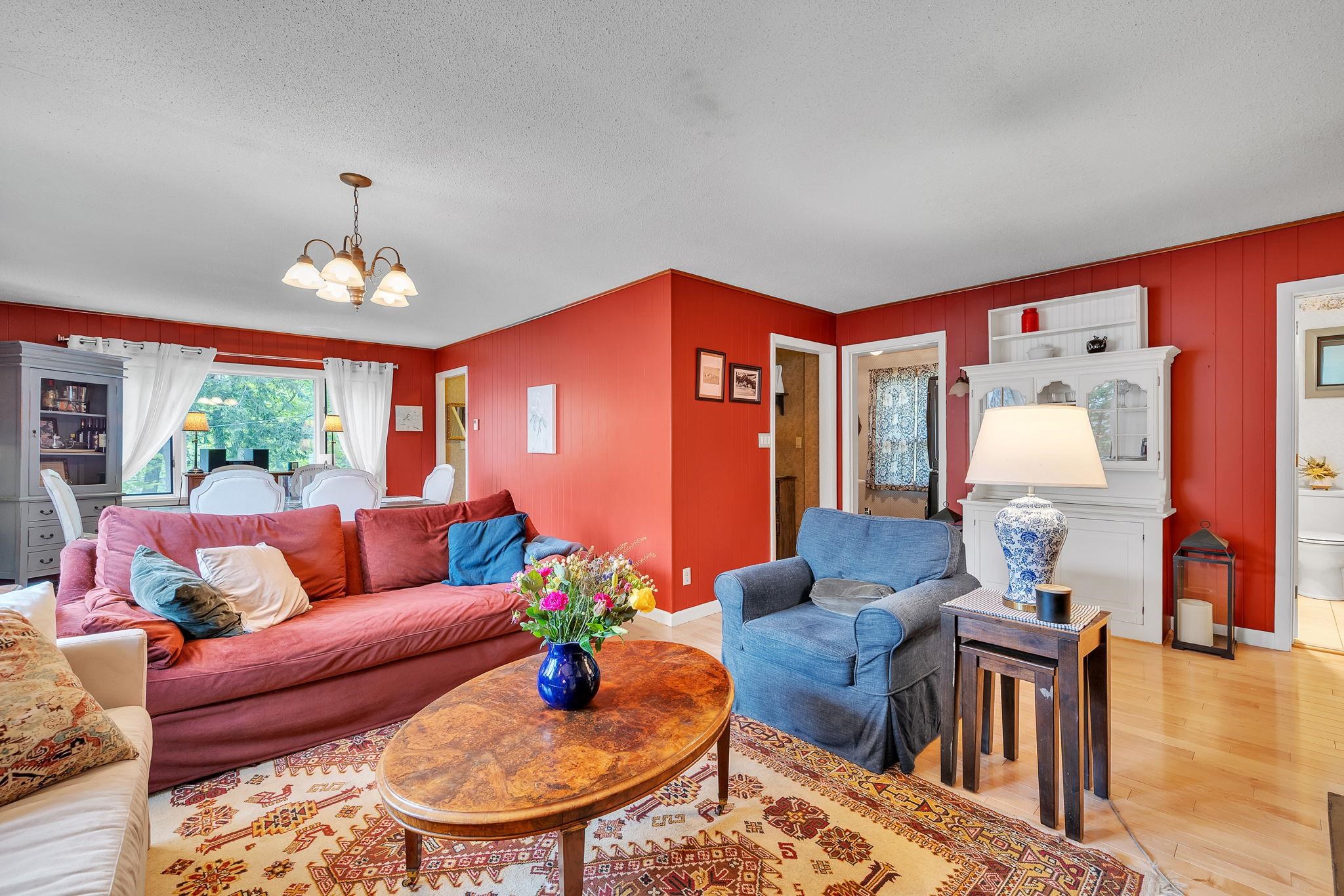 Barre Town, Vermont 05641, United States, 3 Bedrooms Bedrooms, ,2 BathroomsBathrooms,Residential,Pending,137136