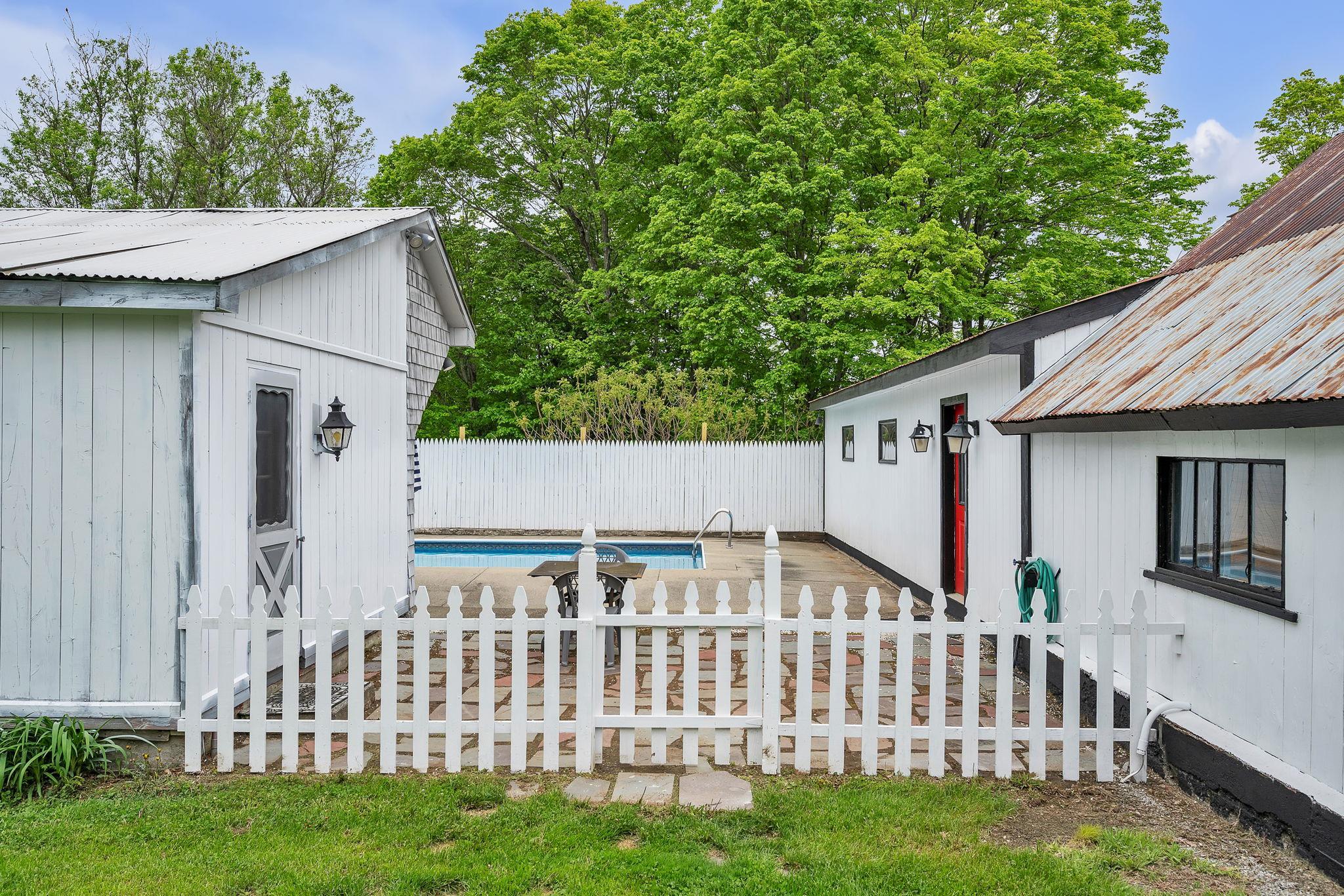 Barre Town, Vermont 05641, United States, 3 Bedrooms Bedrooms, ,2 BathroomsBathrooms,Residential,Pending,137136