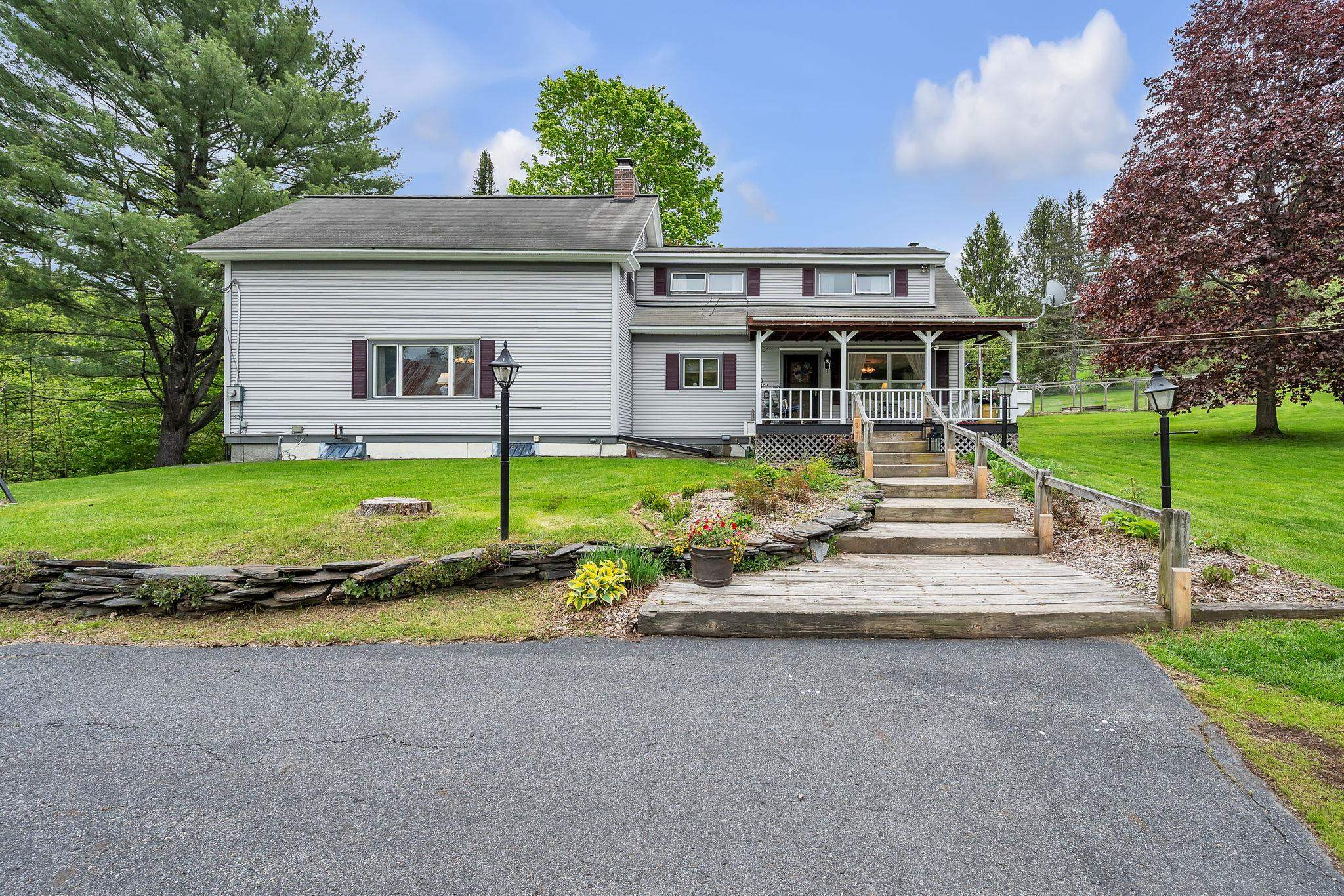 Barre Town, Vermont 05641, United States, 3 Bedrooms Bedrooms, ,2 BathroomsBathrooms,Residential,Pending,137136