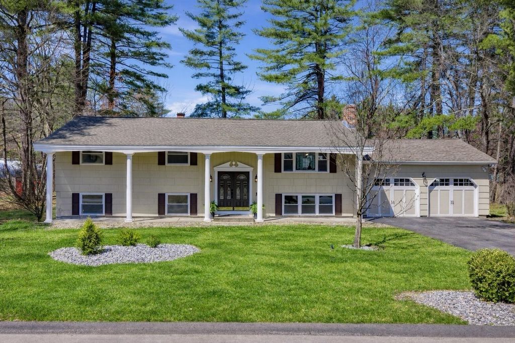 Photo of 12 Fernwood Drive, Merrimack, NH 03054 (MLS # 5083935)