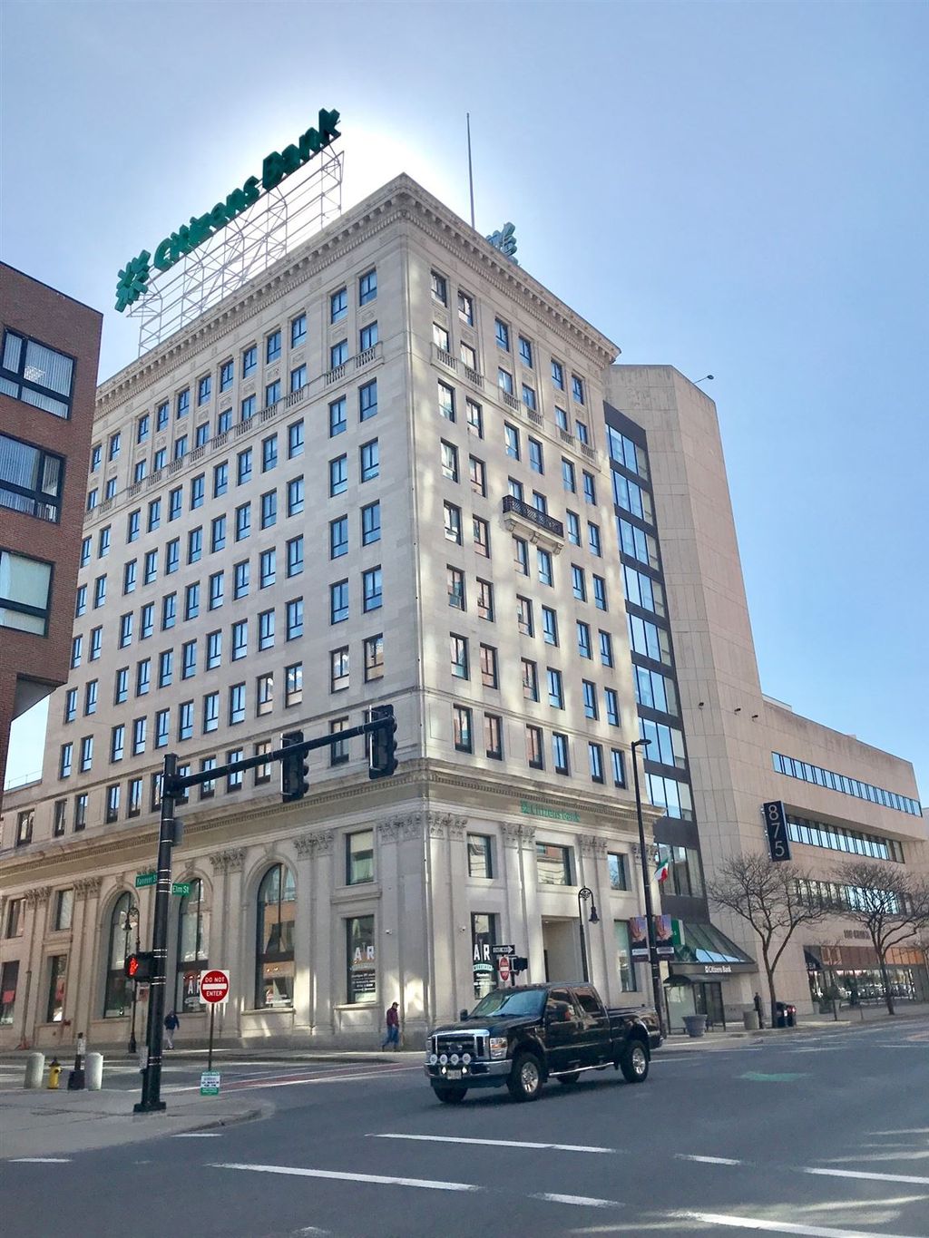 Photo of 875 Elm Street #418, Manchester, NH 03101 (MLS # 5081442)