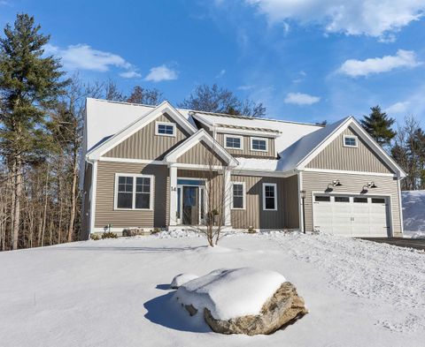 Photo of 14 Overlook Circle, Auburn, NH 03032 (MLS # 5071533)