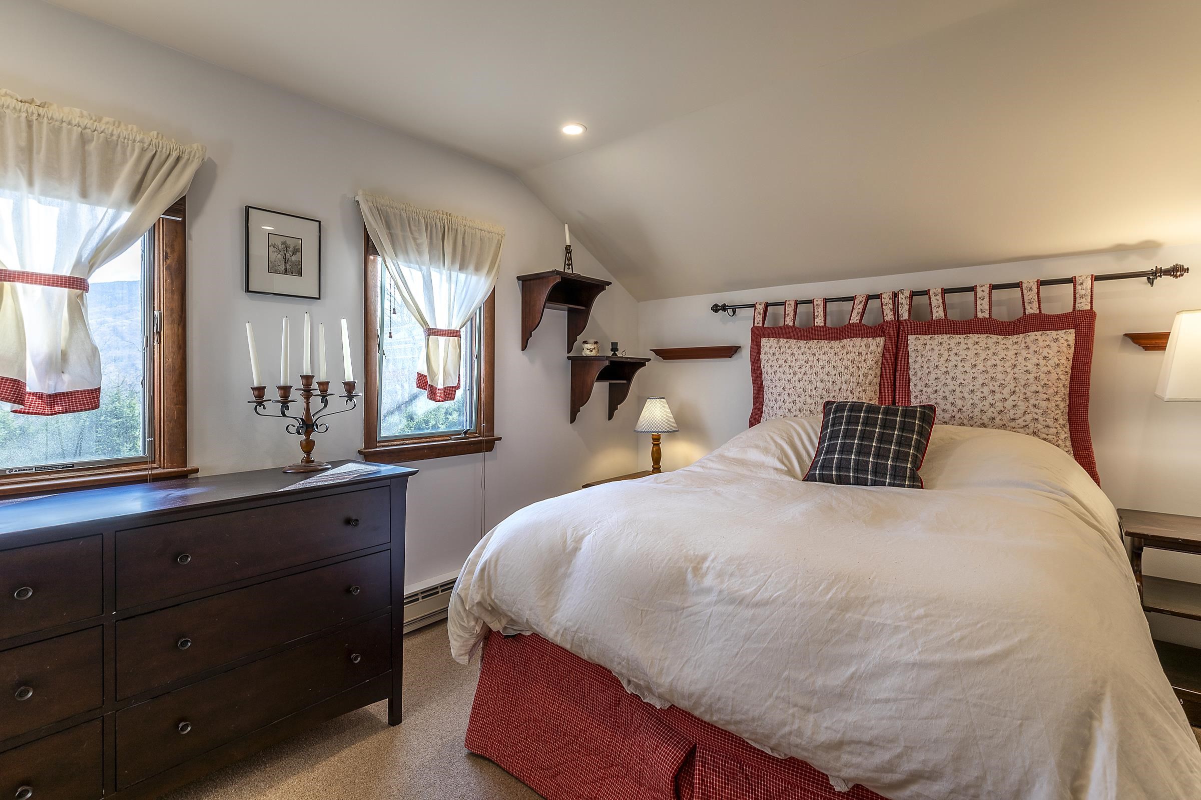 Winhall, Vermont 05340, United States, 3 Bedrooms Bedrooms, ,2 BathroomsBathrooms,Residential,Active,89749