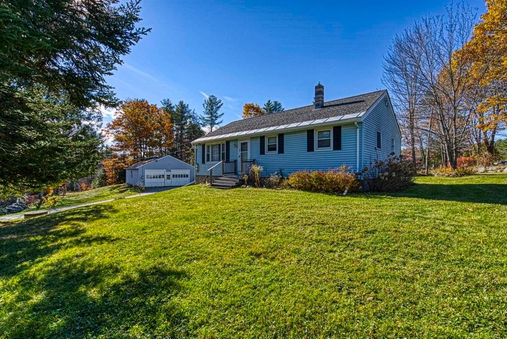 Photo of 7 Sleeper Road, Sunapee, NH 03782 (MLS # 5089308)
