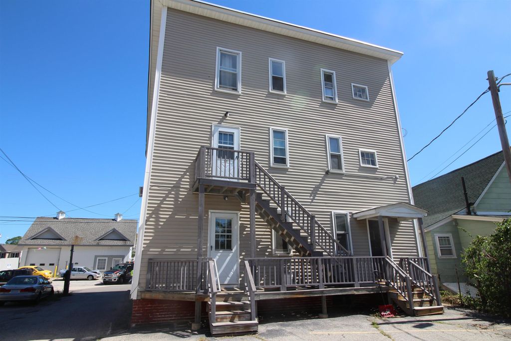 Photo of 158 Willow Street #1R, Manchester, NH 03101 (MLS # 5060879)