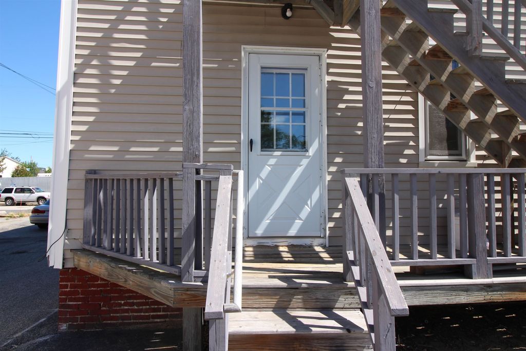 Photo of 158 Willow Street #1R, Manchester, NH 03101 (MLS # 5060879)