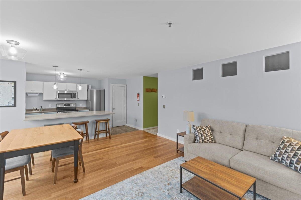 230 College Street 8