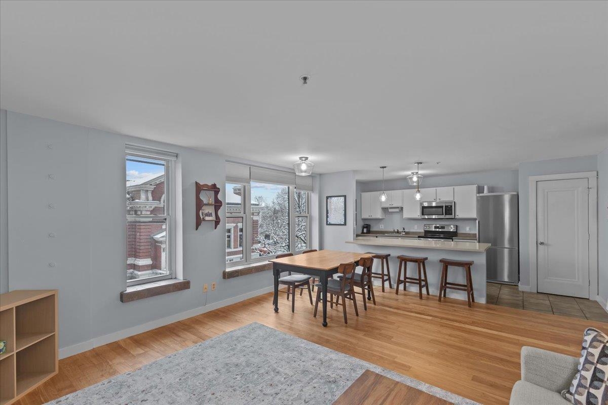 230 College Street 8