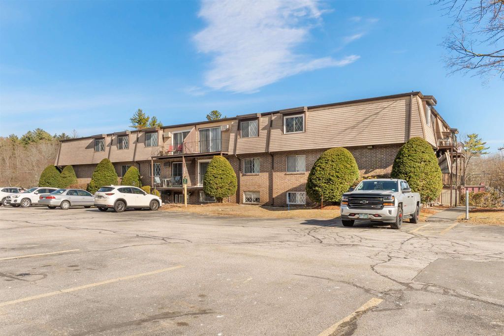 Photo of 2 Silvestri Circle #13, Derry, NH 03038 (MLS # 5082082)