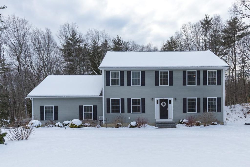 Photo of 104 Olde Bridge Lane, Epping, NH 03042 (MLS # 5074797)