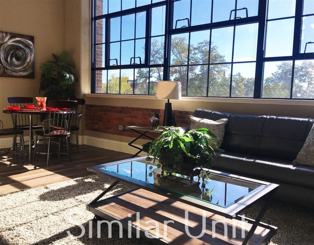 Photo of 34 Franklin Street #245, Nashua, NH 03062 (MLS # 5077574)