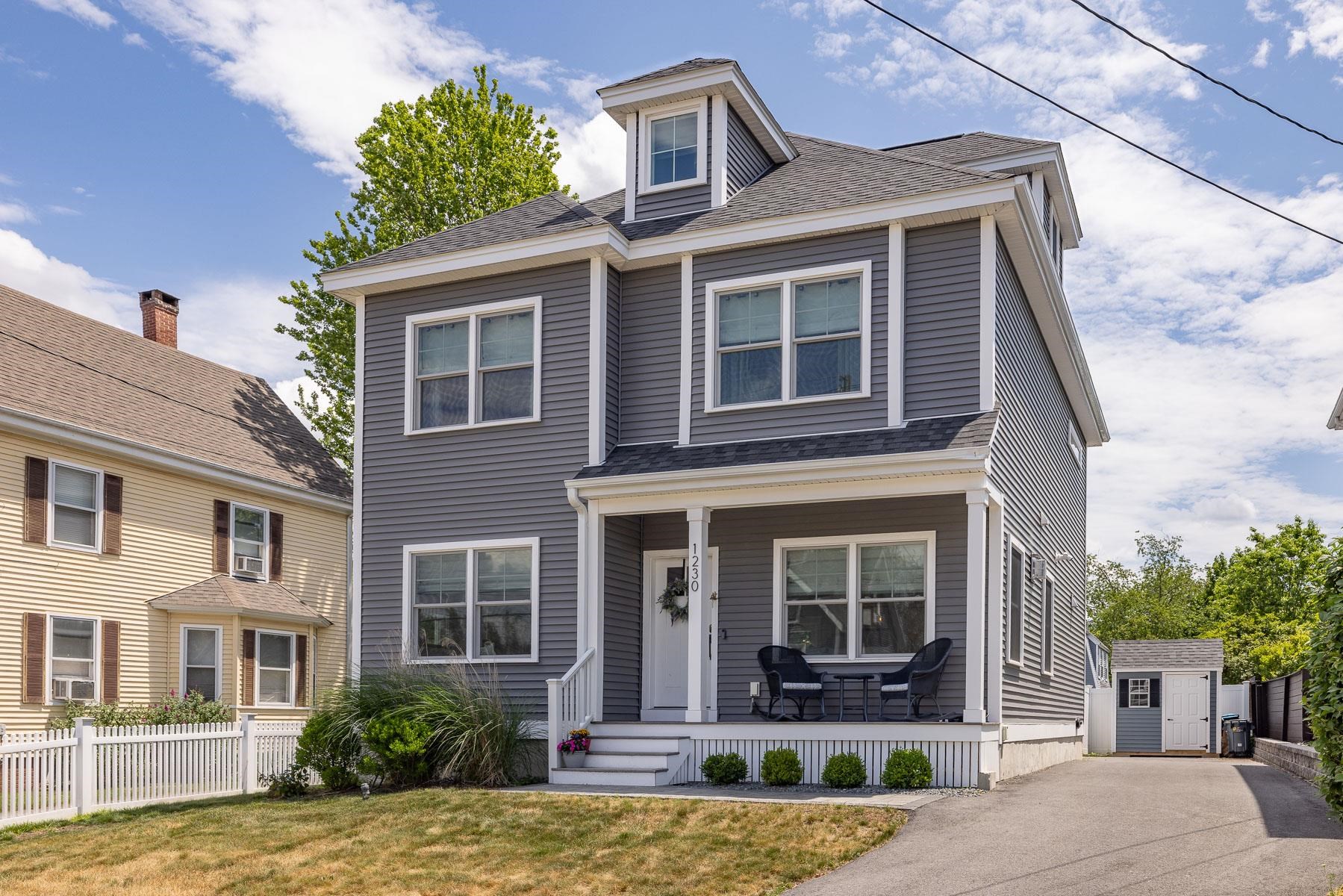 Portsmouth, New Hampshire 03801, United States, 4 Bedrooms Bedrooms, ,3 BathroomsBathrooms,Residential,Active,203625