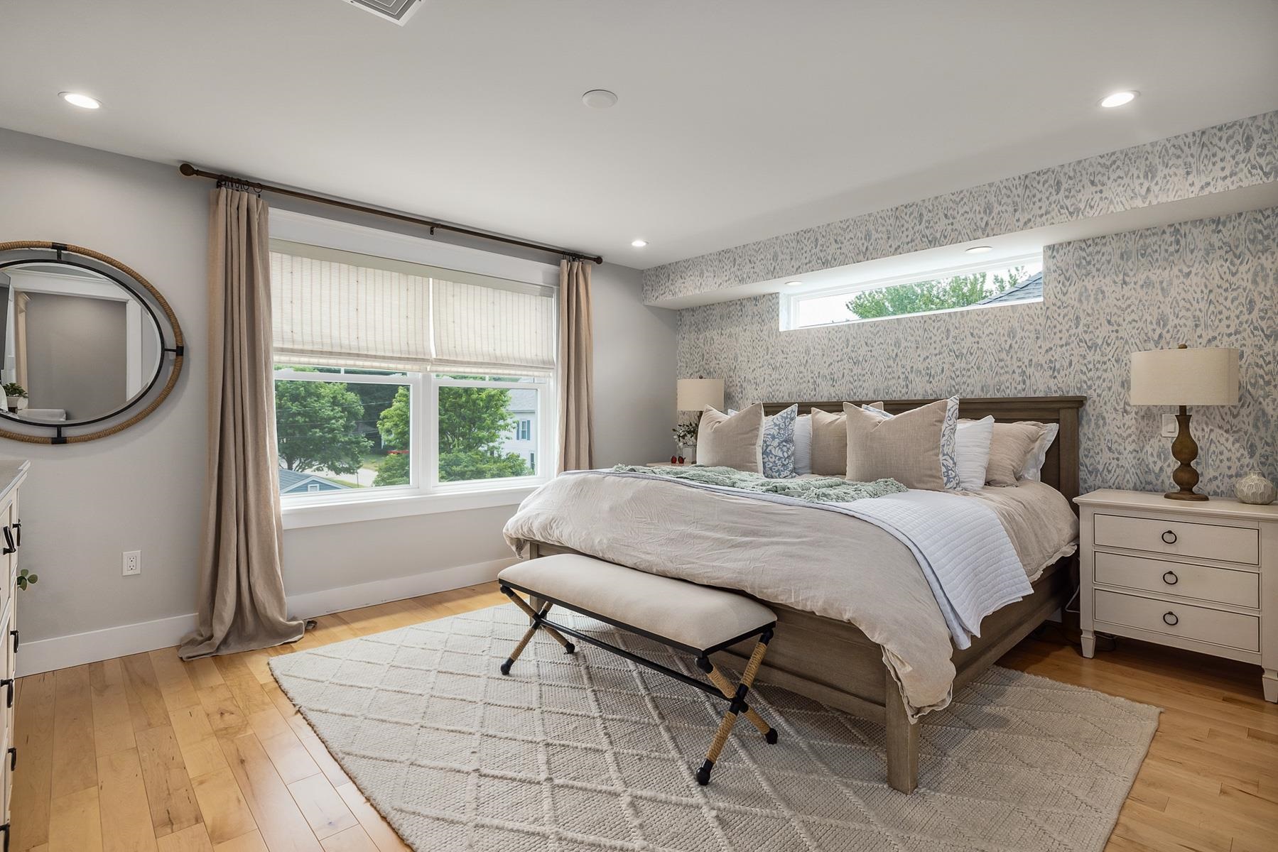 Portsmouth, New Hampshire 03801, United States, 4 Bedrooms Bedrooms, ,3 BathroomsBathrooms,Residential,Active,203625