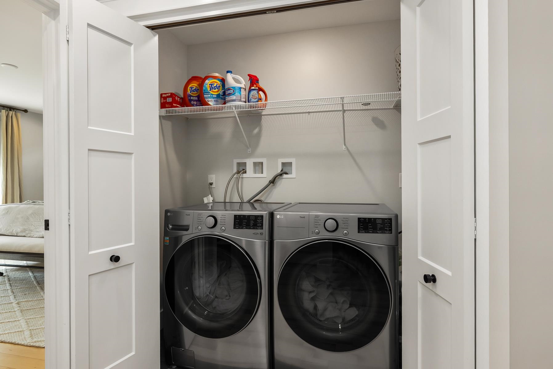 Portsmouth, New Hampshire 03801, United States, 4 Bedrooms Bedrooms, ,3 BathroomsBathrooms,Residential,Active,203625