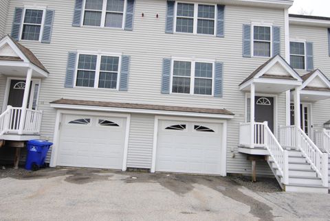 Photo of 109 Overlook Circle, Hudson, NH 03051 (MLS # 5084173)