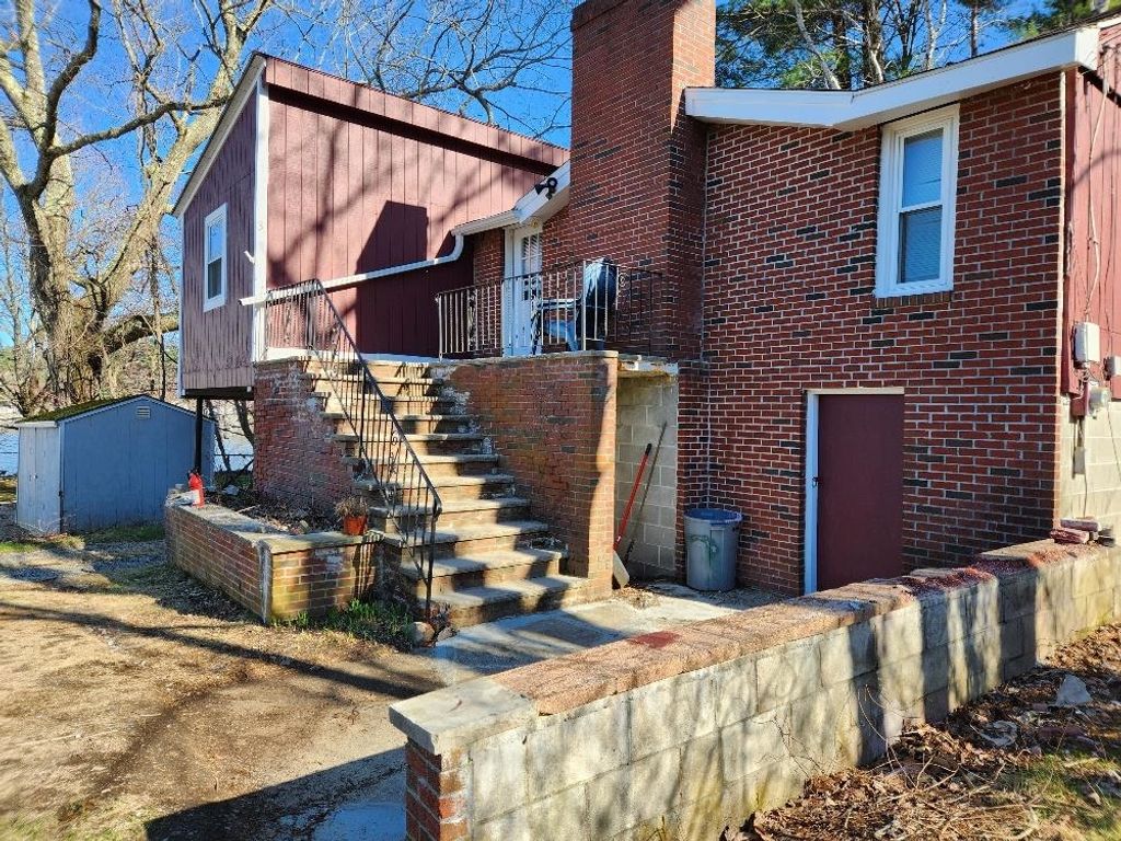 Photo of 3 Chase Street, Derry, NH 03038 (MLS # 5084391)