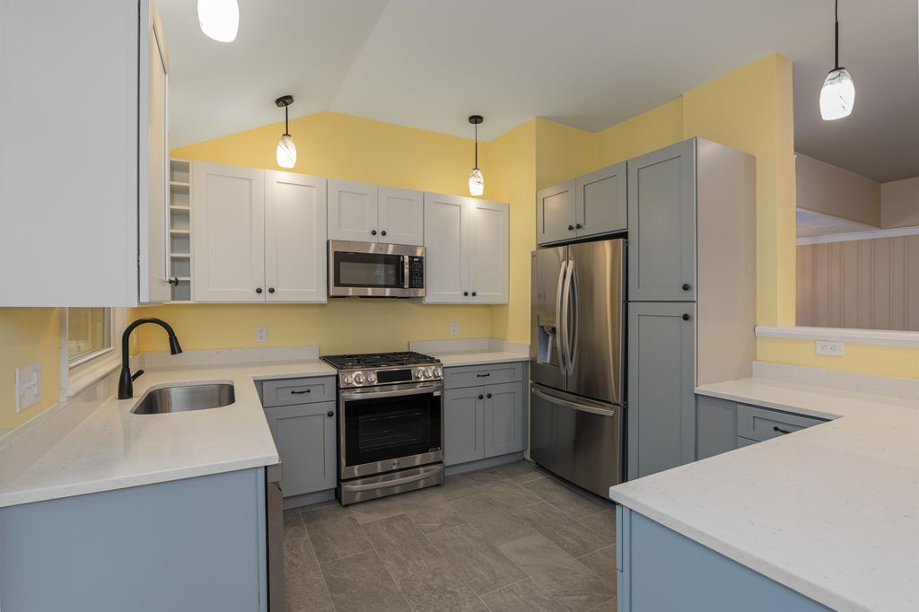 Photo of 24 Hampton Falls Road, Exeter, NH 03833 (MLS # 5069330)