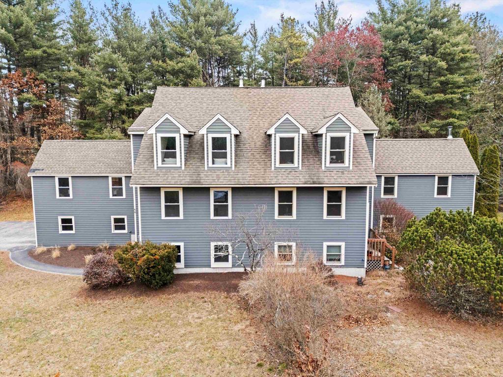 Photo of 4 Quincy Road #A, Londonderry, NH 03053 (MLS # 5070468)