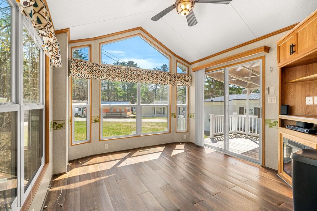 Photo of 591 Weirs Boulevard #21, Laconia, NH 03246 (MLS # 5087383)