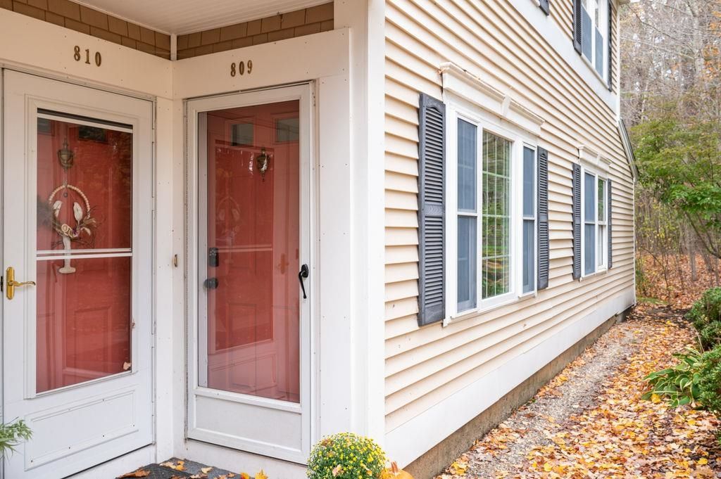 Photo of 809 Springbrook Circle, Portsmouth, NH 03801 (MLS # 5068310)