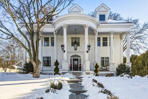 Photo of 2159 Elm Street, Manchester, NH 03104 (MLS # 5076158)