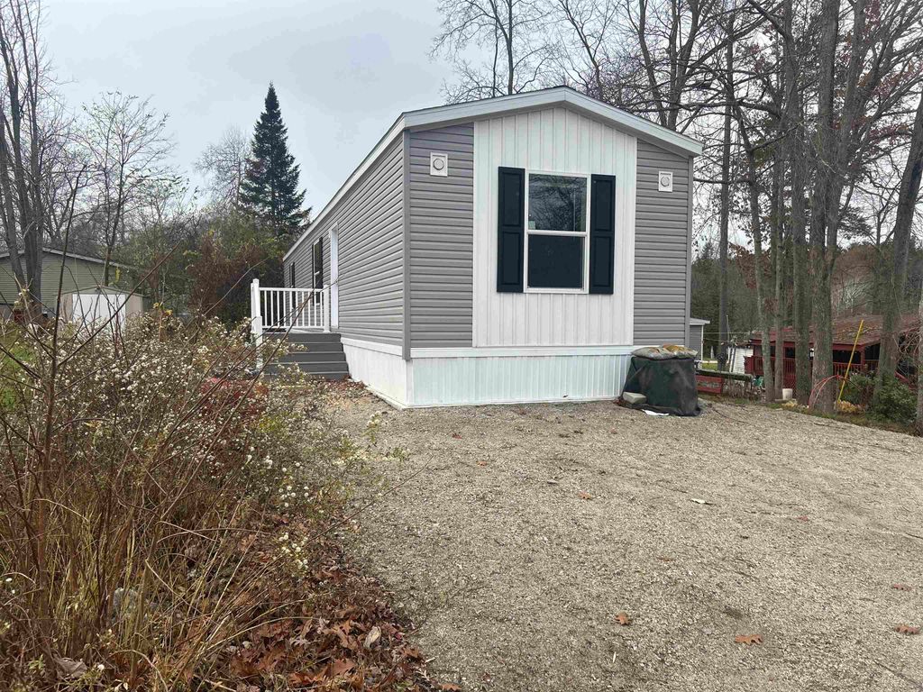 Photo of 23 Sumac Street, Exeter, NH 03833 (MLS # 5056186)