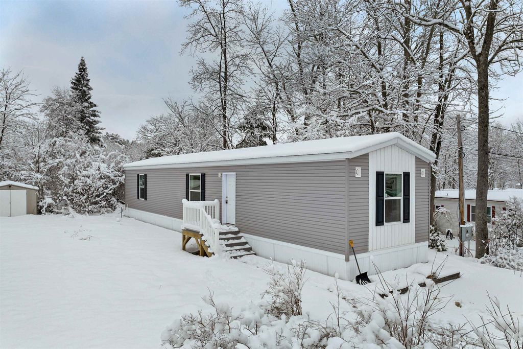 Photo of 23 Sumac Street, Exeter, NH 03833 (MLS # 5056186)