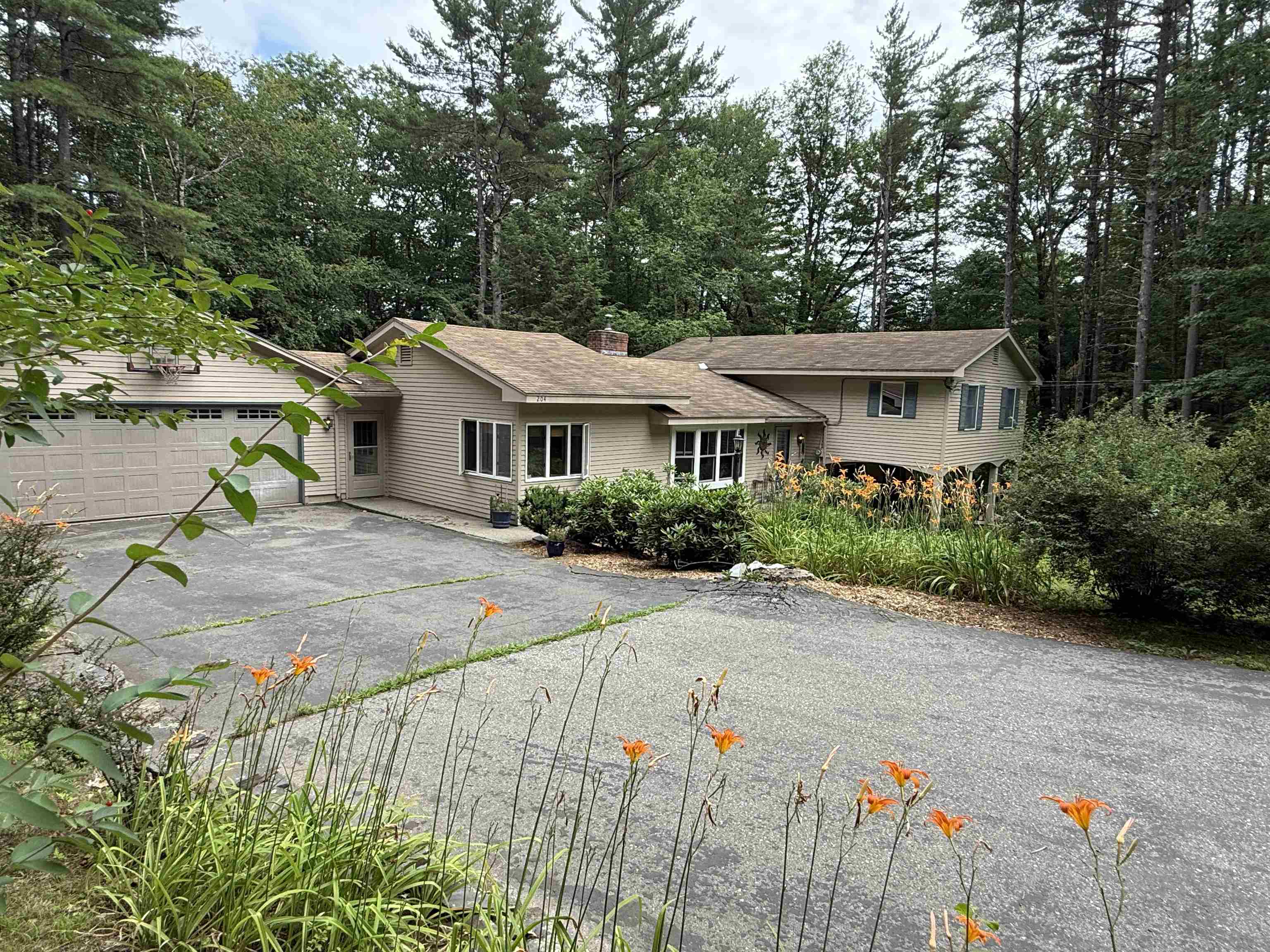 204 Meetinghouse Lane